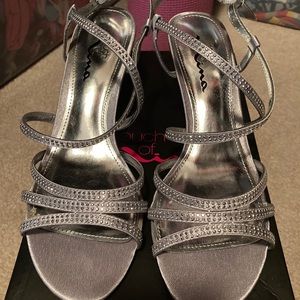 Women’s sandal size 8